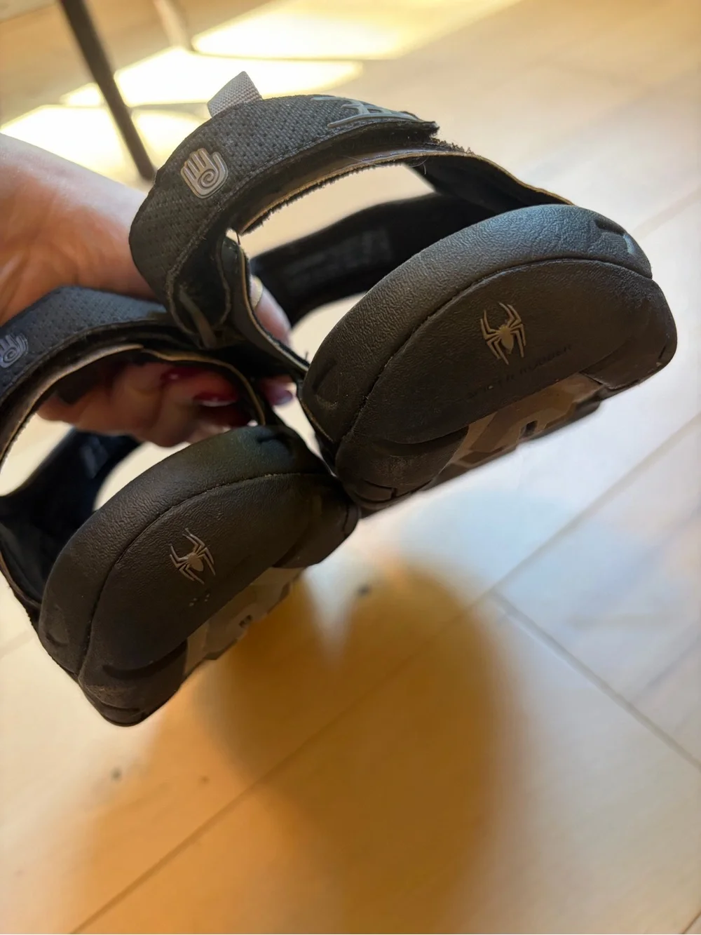 Teva Minam Men’s Hiking Sandals Size 10 Black Adjustable Strap Velcro Rubber